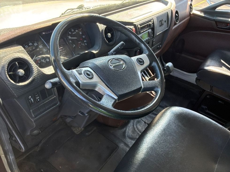 Refrigerated Truck-Light and Medium Duty Trucks-Hino-2021-L7-Piqua-OH-139,625\n\t\tmiles-$ 57,500 - Image 17