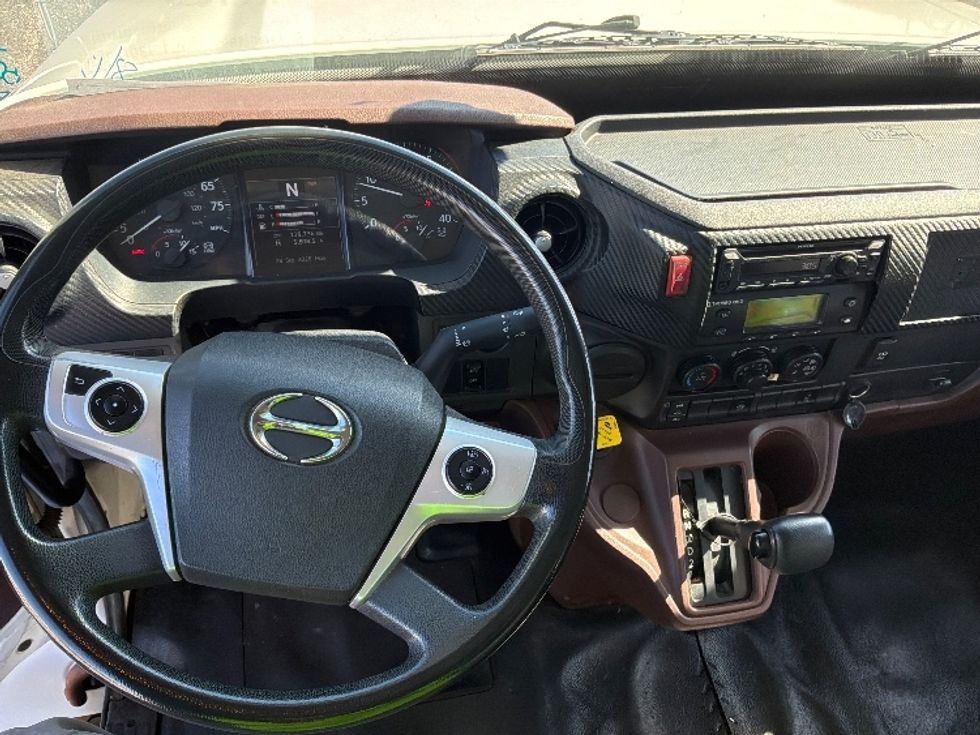 Refrigerated Truck-Light and Medium Duty Trucks-Hino-2021-L7-Piqua-OH-139,625\n\t\tmiles-$ 57,500 - Image 18