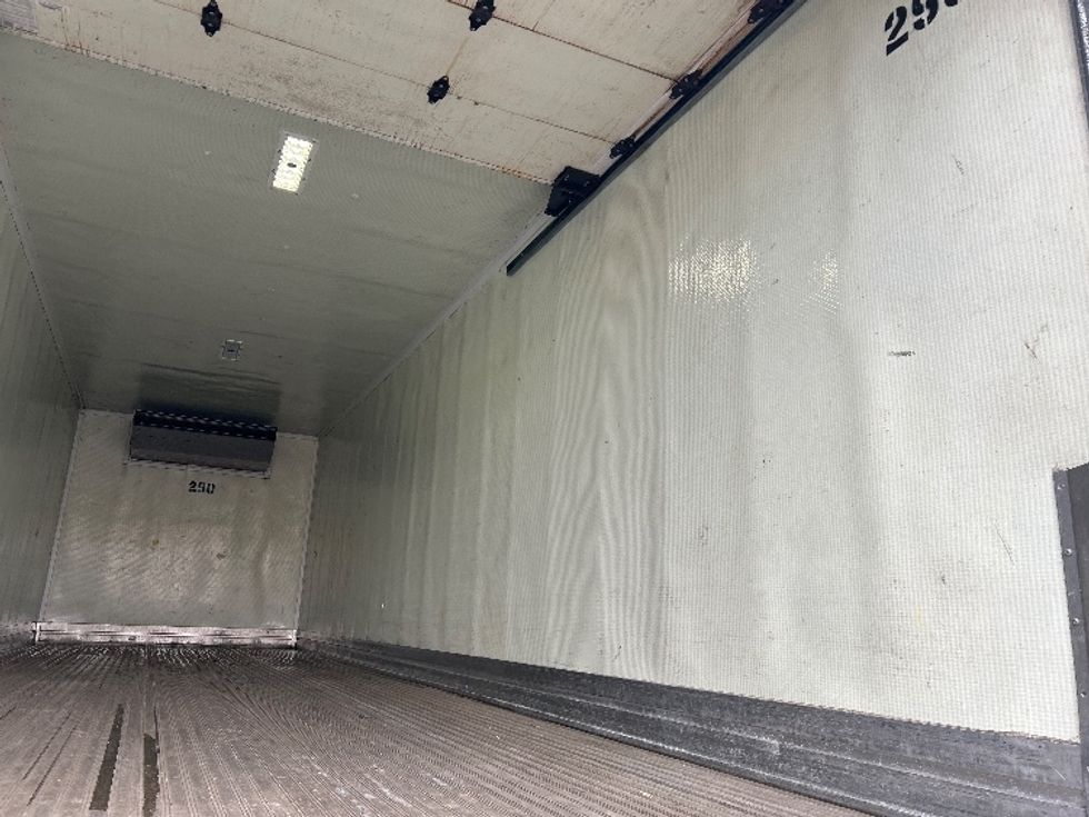 Refrigerated Truck-Light and Medium Duty Trucks-Hino-2022-L6-Braintree-MA-134,941\n\t\tmiles-$ 64,250 - Image 12