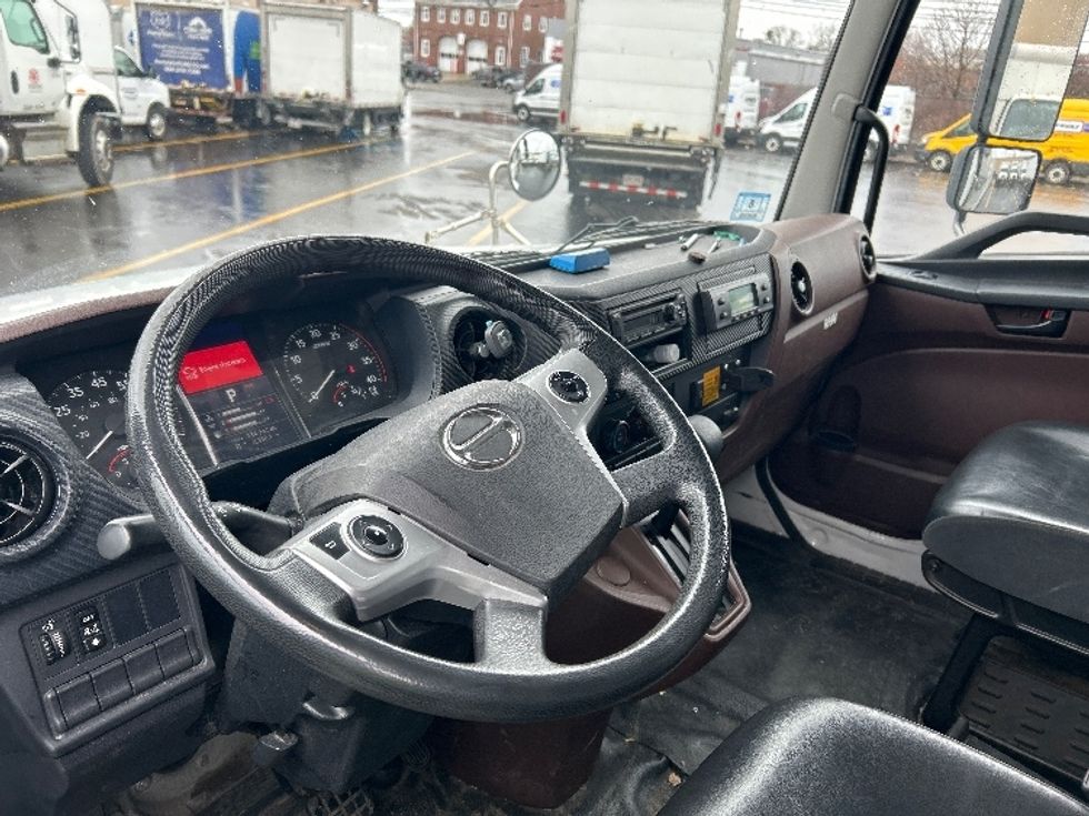 Refrigerated Truck-Light and Medium Duty Trucks-Hino-2022-L6-Braintree-MA-134,941\n\t\tmiles-$ 64,250 - Image 17