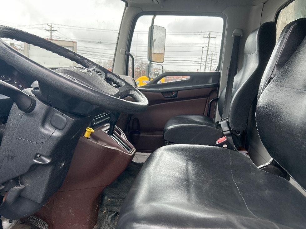 Refrigerated Truck-Light and Medium Duty Trucks-Hino-2022-L6-Braintree-MA-134,941\n\t\tmiles-$ 64,250 - Image 19