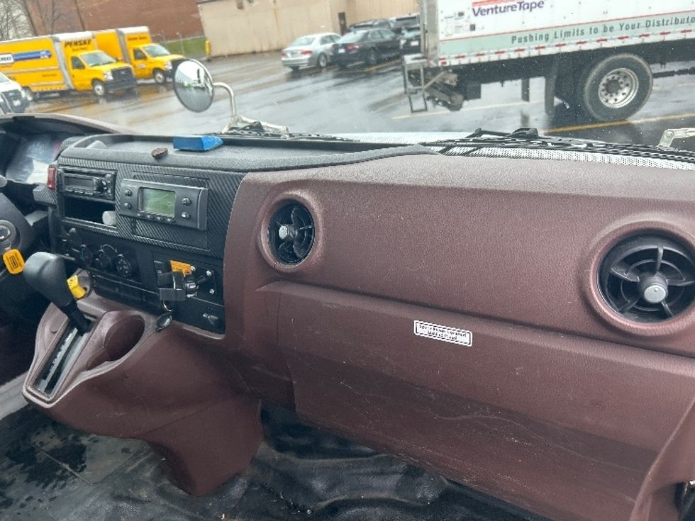 Refrigerated Truck-Light and Medium Duty Trucks-Hino-2022-L6-Braintree-MA-134,941\n\t\tmiles-$ 64,250 - Image 21