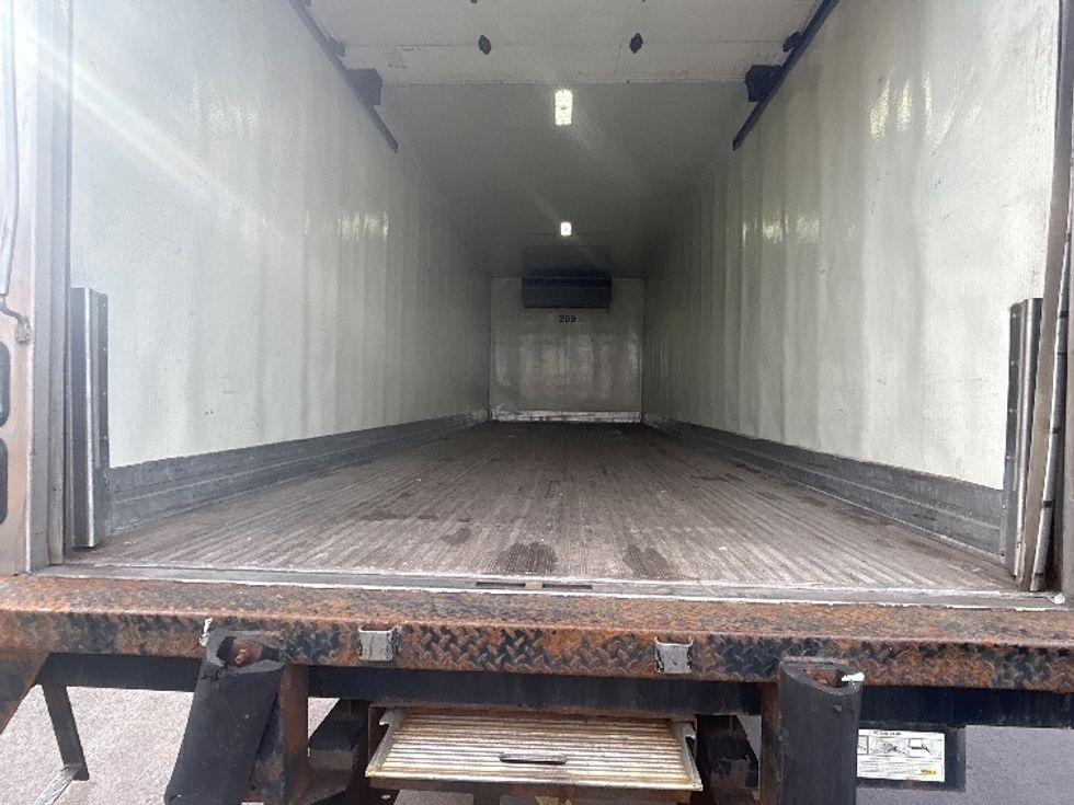 Refrigerated Truck-Light and Medium Duty Trucks-Hino-2022-L6-Braintree-MA-145,588\n\t\tmiles-$ 60,000 - Image 10