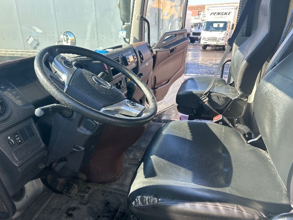 Refrigerated Truck-Light and Medium Duty Trucks-Hino-2022-L6-Braintree-MA-145,588\n\t\tmiles-$ 60,000 - Image 19