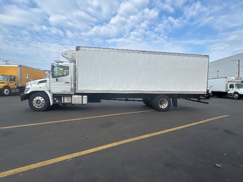 Refrigerated Truck-Light and Medium Duty Trucks-Hino-2022-L6-Braintree-MA-145,588\n\t\tmiles-$ 69,000 - Image 4