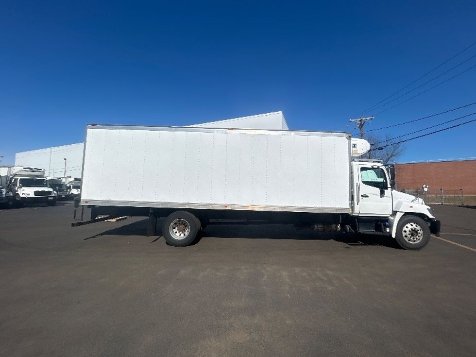 Refrigerated Truck-Light and Medium Duty Trucks-Hino-2022-L6-Londonderry-NH-181,107\n\t\tmiles-$ 62,250 - Image 15