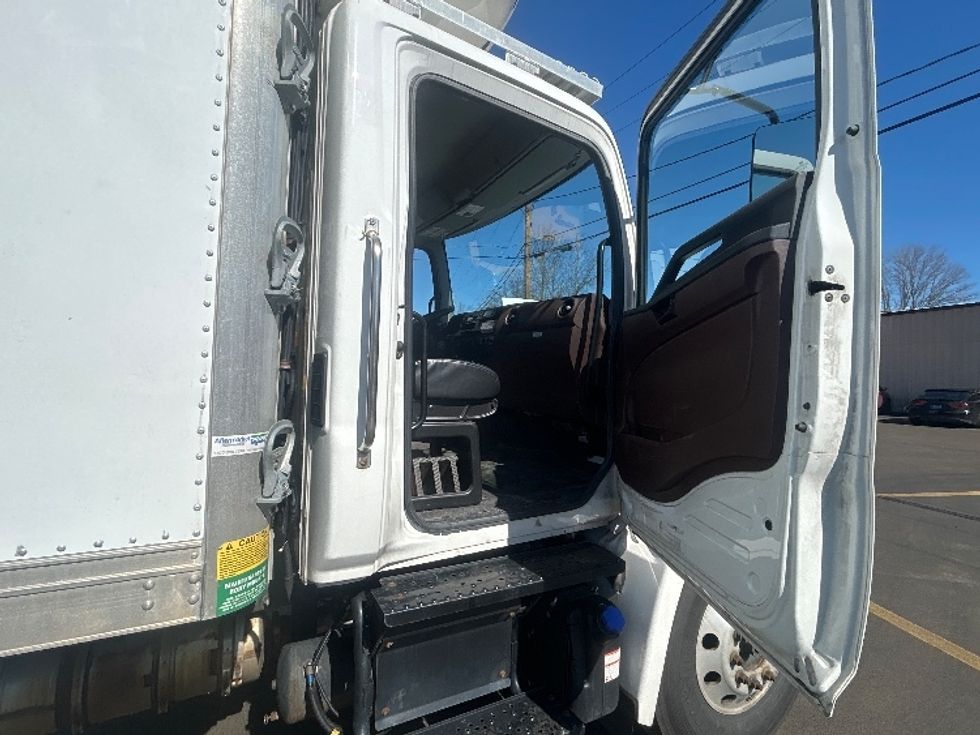 Refrigerated Truck-Light and Medium Duty Trucks-Hino-2022-L6-Londonderry-NH-181,107\n\t\tmiles-$ 62,250 - Image 20