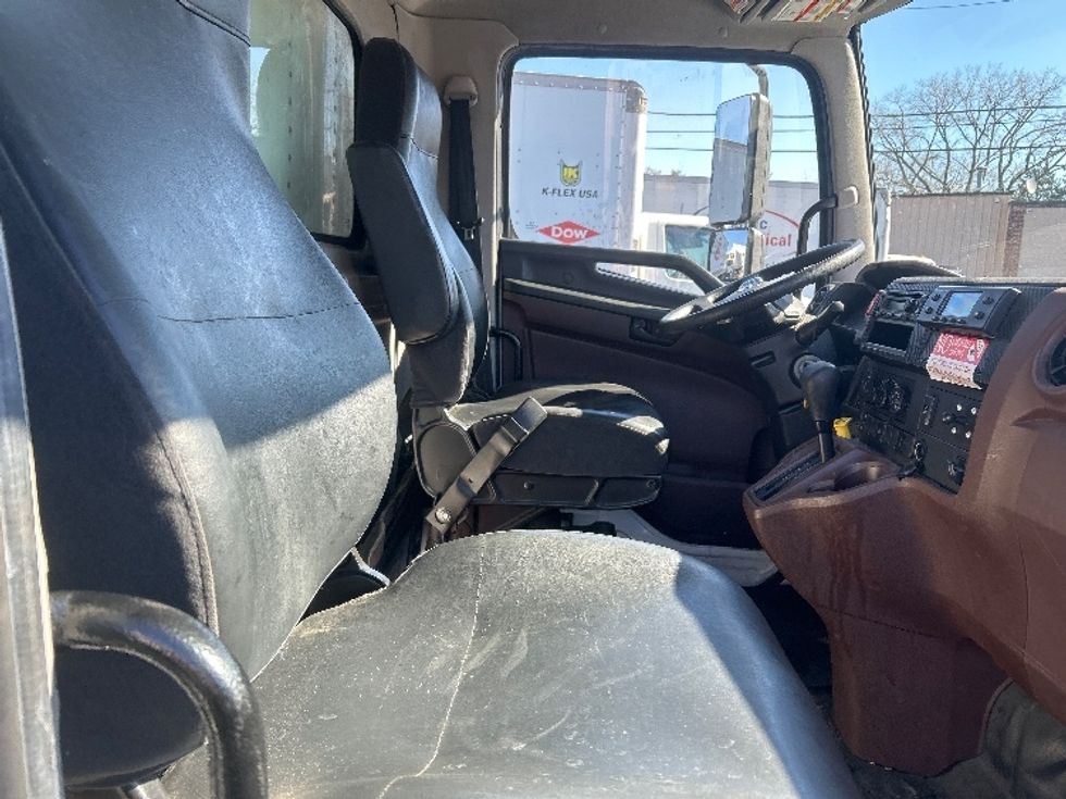 Refrigerated Truck-Light and Medium Duty Trucks-Hino-2022-L6-Londonderry-NH-181,107\n\t\tmiles-$ 62,250 - Image 22