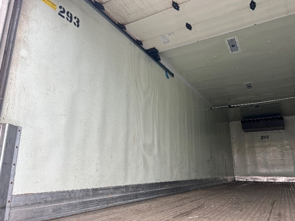 Refrigerated Truck-Light and Medium Duty Trucks-Hino-2023-L6-Braintree-MA-124,017\n\t\tmiles-$ 61,000 - Image 11