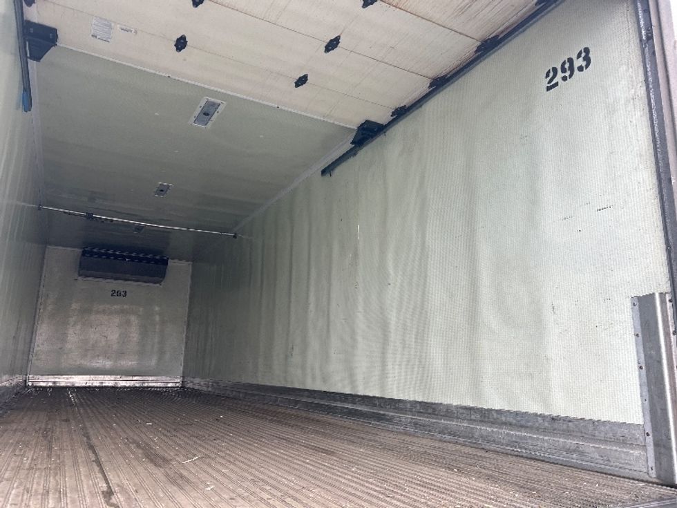 Refrigerated Truck-Light and Medium Duty Trucks-Hino-2023-L6-Braintree-MA-124,017\n\t\tmiles-$ 61,000 - Image 12