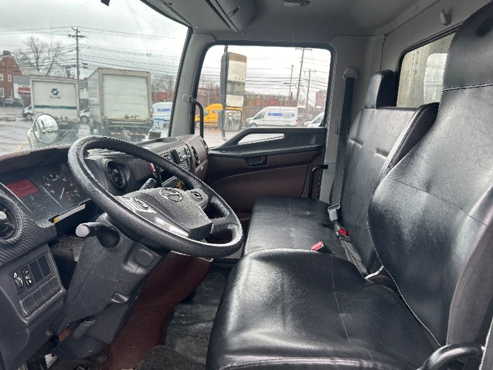 Refrigerated Truck-Light and Medium Duty Trucks-Hino-2023-L6-Braintree-MA-124,017\n\t\tmiles-$ 61,000 - Image 19