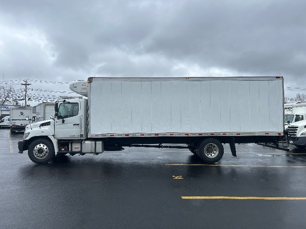 Refrigerated Truck-Light and Medium Duty Trucks-Hino-2023-L6-Braintree-MA-124,017\n\t\tmiles-$ 61,000 - Image 4