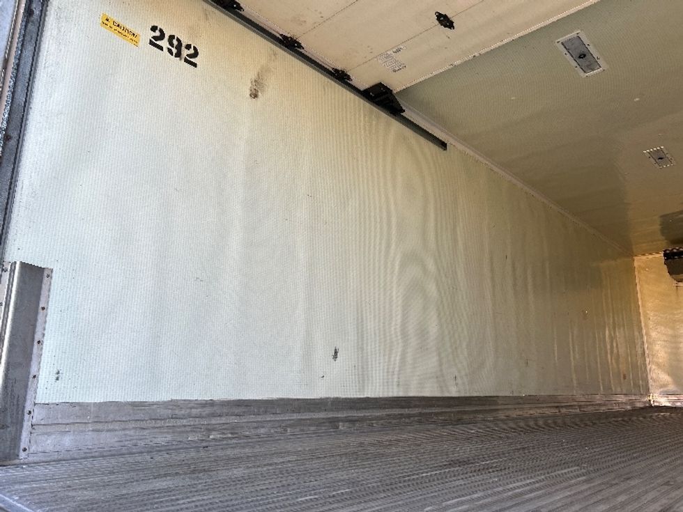 Refrigerated Truck-Light and Medium Duty Trucks-Hino-2023-L6-Braintree-MA-139,546\n\t\tmiles-$ 65,000 - Image 11