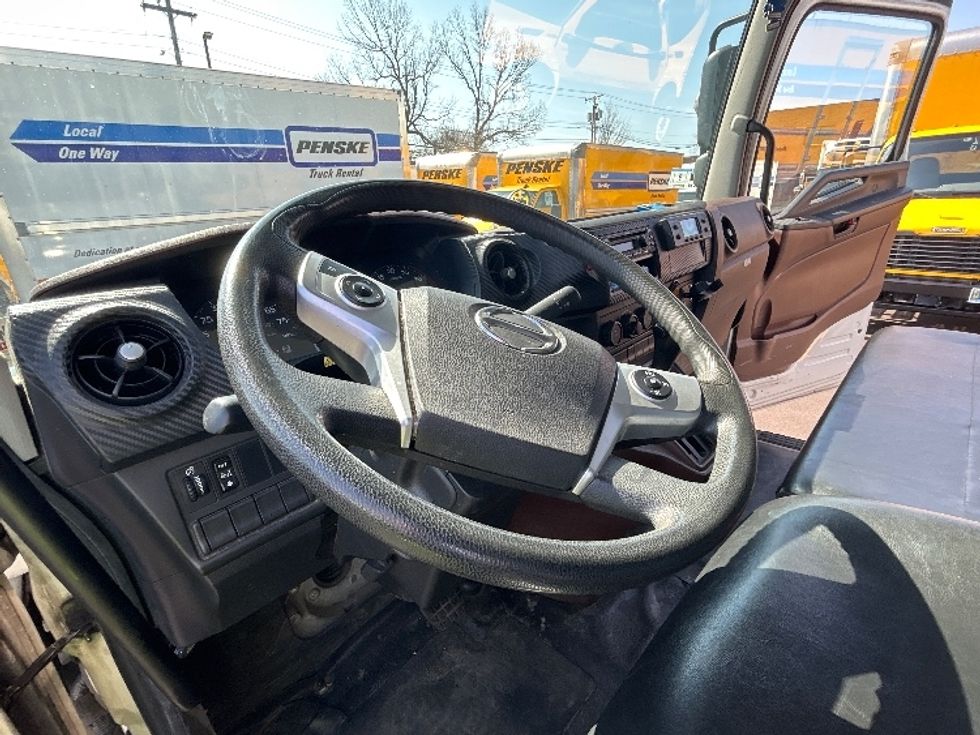 Refrigerated Truck-Light and Medium Duty Trucks-Hino-2023-L6-Braintree-MA-151,600\n\t\tmiles-$ 57,250 - Image 17