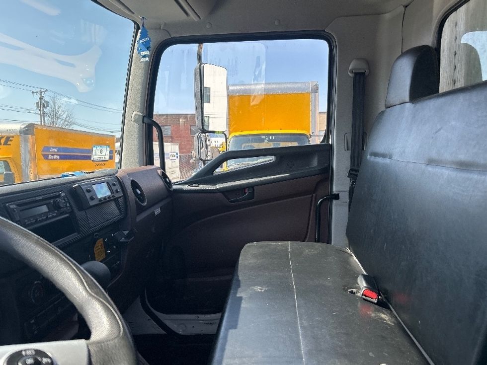 Refrigerated Truck-Light and Medium Duty Trucks-Hino-2023-L6-Braintree-MA-151,600\n\t\tmiles-$ 57,250 - Image 19