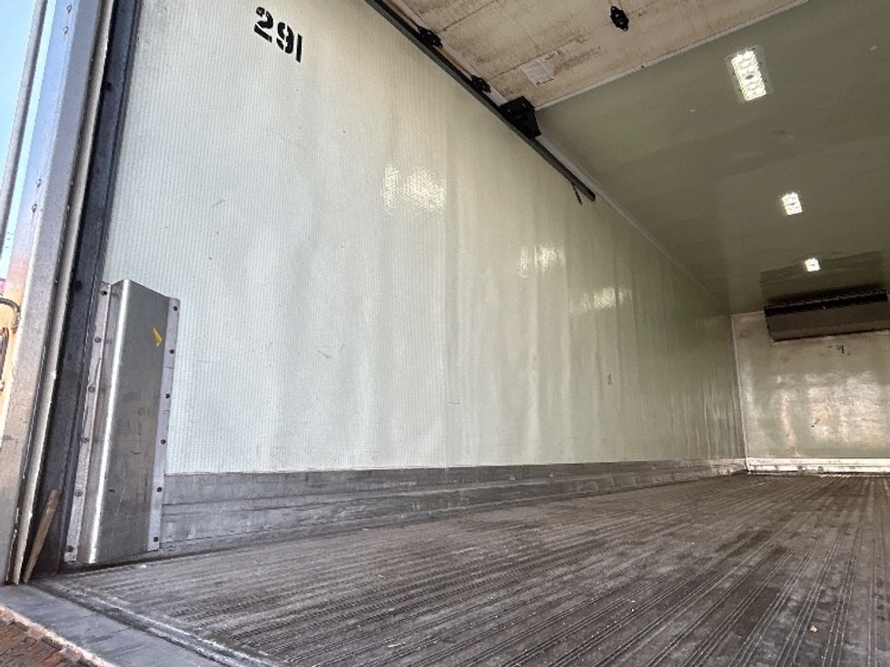 Refrigerated Truck-Light and Medium Duty Trucks-Hino-2023-L6-Braintree-MA-151,600\n\t\tmiles-$ 63,250 - Image 11