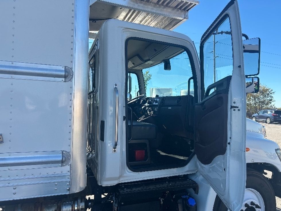 Refrigerated Truck-Light and Medium Duty Trucks-Hino-2023-L6-Traverse City-MI-208,388\n\t\tmiles-$ 74,250 - Image 17