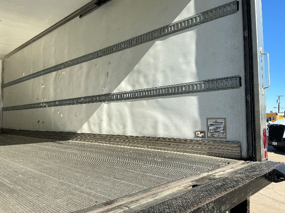 Refrigerated Truck-Light and Medium Duty Trucks-Hino-2024-L6-Arlington-TX-74,884\n\t\tmiles-$ 98,000 - Image 11