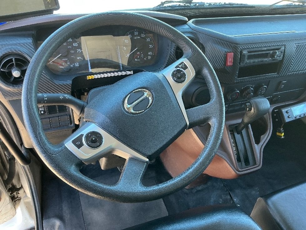 Refrigerated Truck-Light and Medium Duty Trucks-Hino-2024-L6-Arlington-TX-74,884\n\t\tmiles-$ 98,000 - Image 16