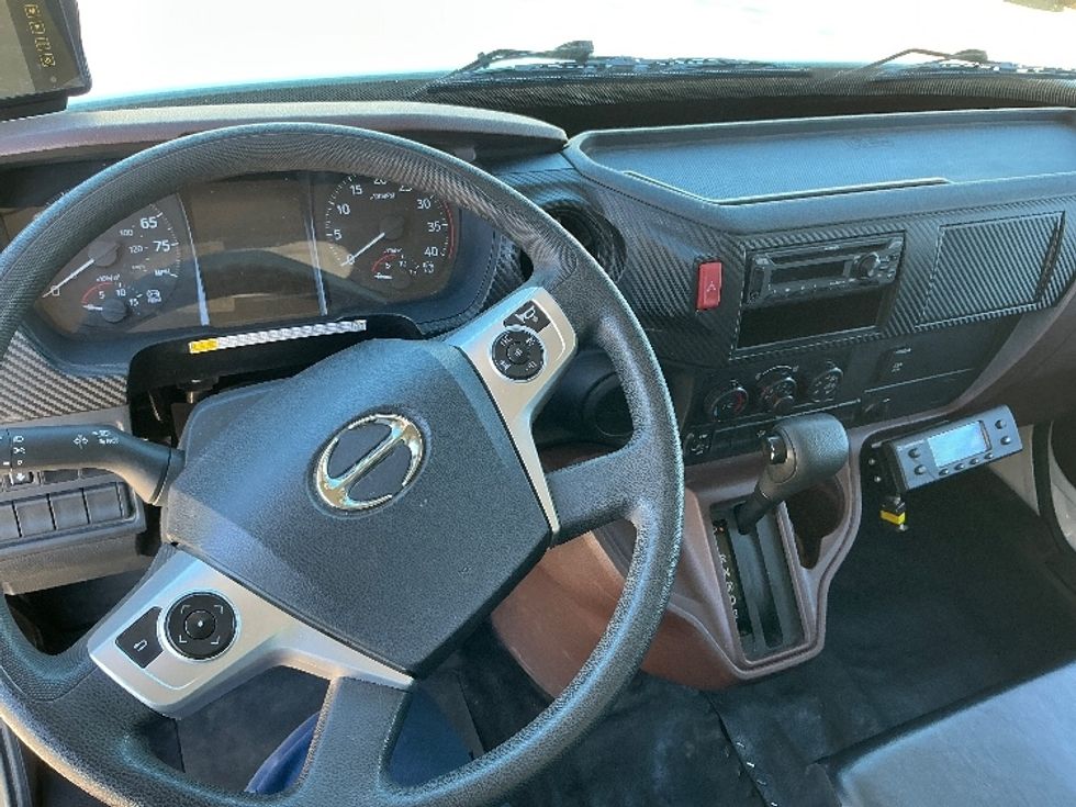 Refrigerated Truck-Light and Medium Duty Trucks-Hino-2024-L6-Arlington-TX-74,884\n\t\tmiles-$ 98,000 - Image 17