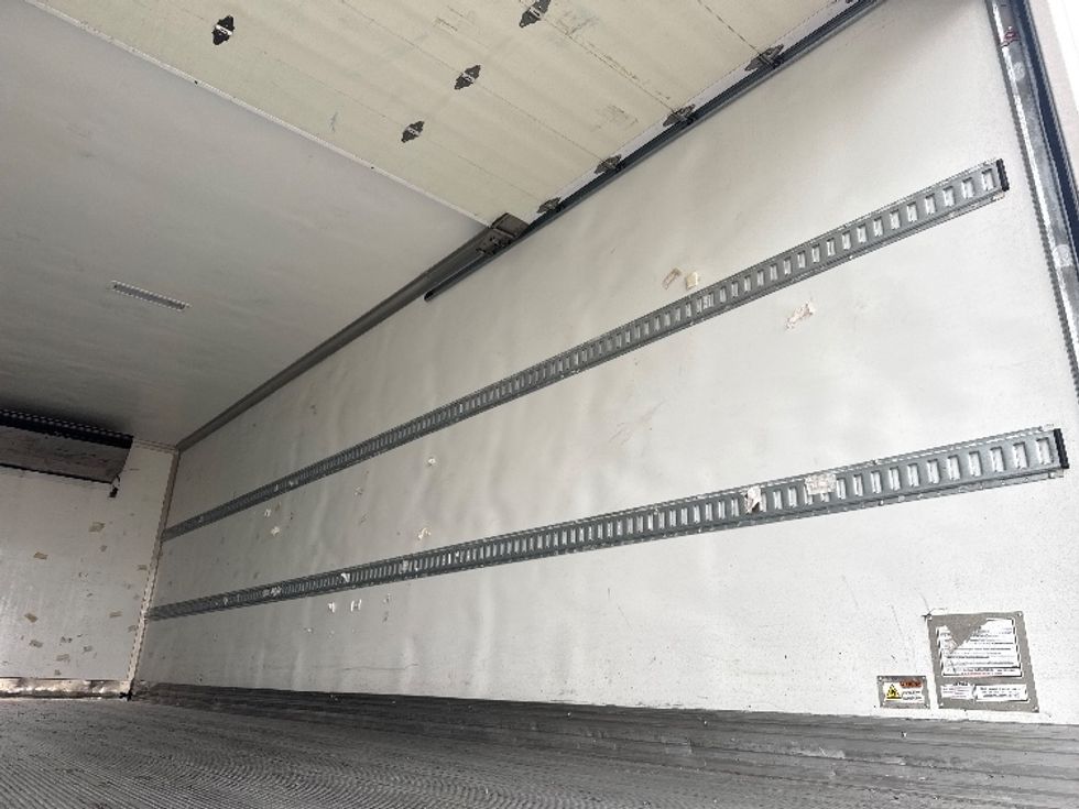 Refrigerated Truck-Light and Medium Duty Trucks-Hino-2024-L6-Garland-TX-22,156\n\t\tmiles-$ 104,000 - Image 11