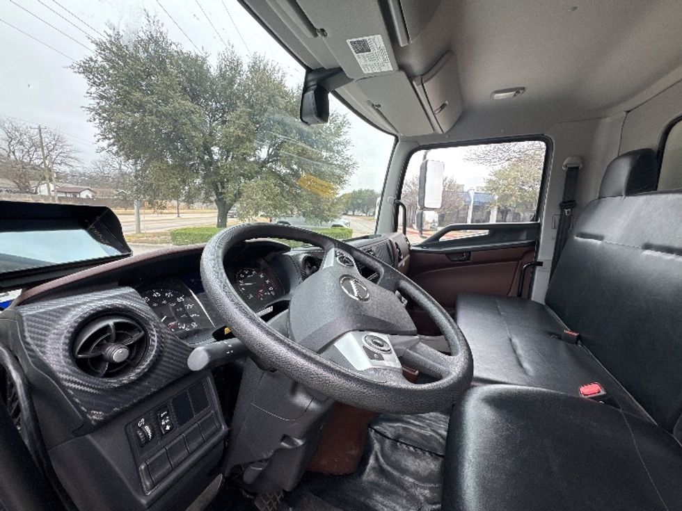 Refrigerated Truck-Light and Medium Duty Trucks-Hino-2024-L6-Garland-TX-22,156\n\t\tmiles-$ 104,000 - Image 16