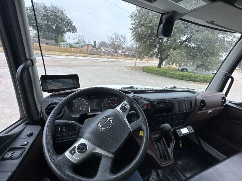 Refrigerated Truck-Light and Medium Duty Trucks-Hino-2024-L6-Garland-TX-22,156\n\t\tmiles-$ 104,000 - Image 17