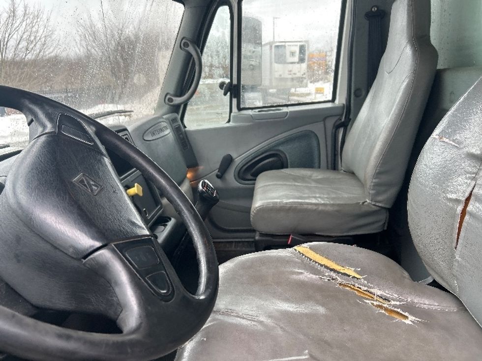 Refrigerated Truck-Light and Medium Duty Trucks-International-2003-4400-Fitchburg-MA-328,324\n\t\tmiles-$ 11,000 - Image 19