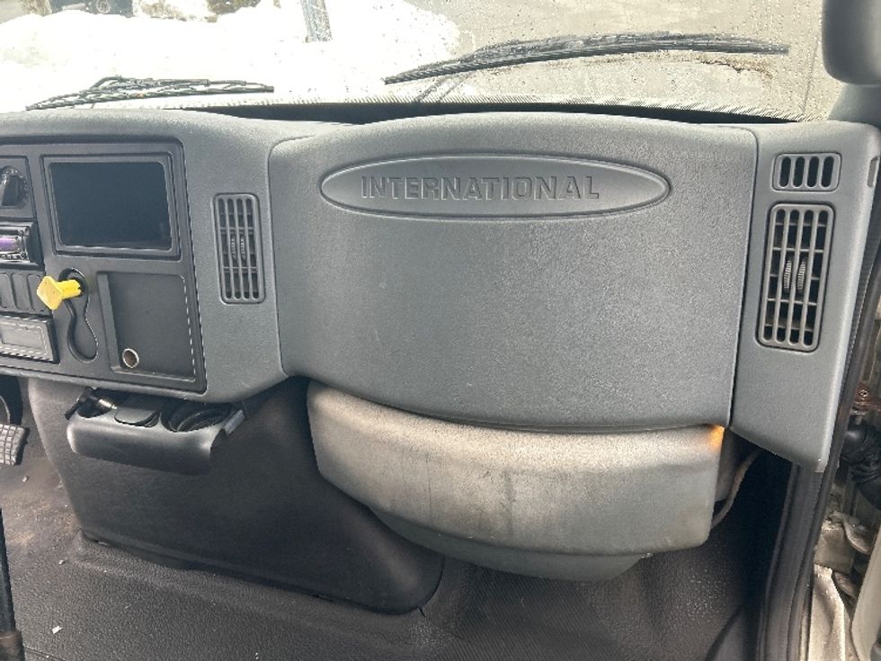 Refrigerated Truck-Light and Medium Duty Trucks-International-2003-4400-Fitchburg-MA-328,324\n\t\tmiles-$ 11,000 - Image 21