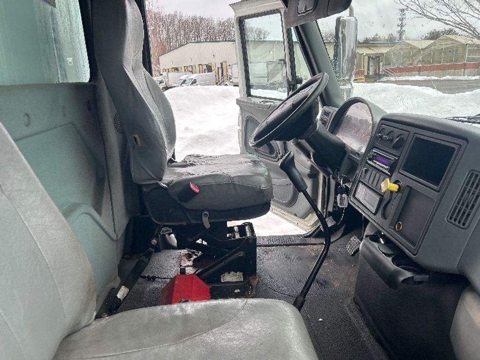 Refrigerated Truck-Light and Medium Duty Trucks-International-2003-4400-Fitchburg-MA-328,324\n\t\tmiles-$ 11,000 - Image 22