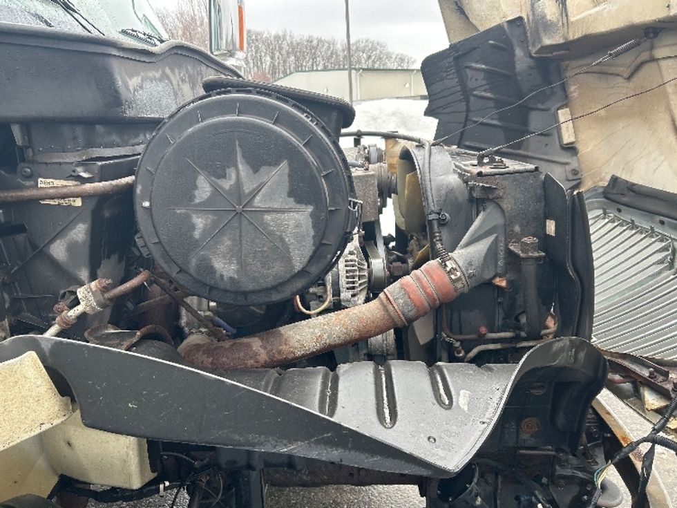 Refrigerated Truck-Light and Medium Duty Trucks-International-2003-4400-Fitchburg-MA-328,324\n\t\tmiles-$ 11,000 - Image 23