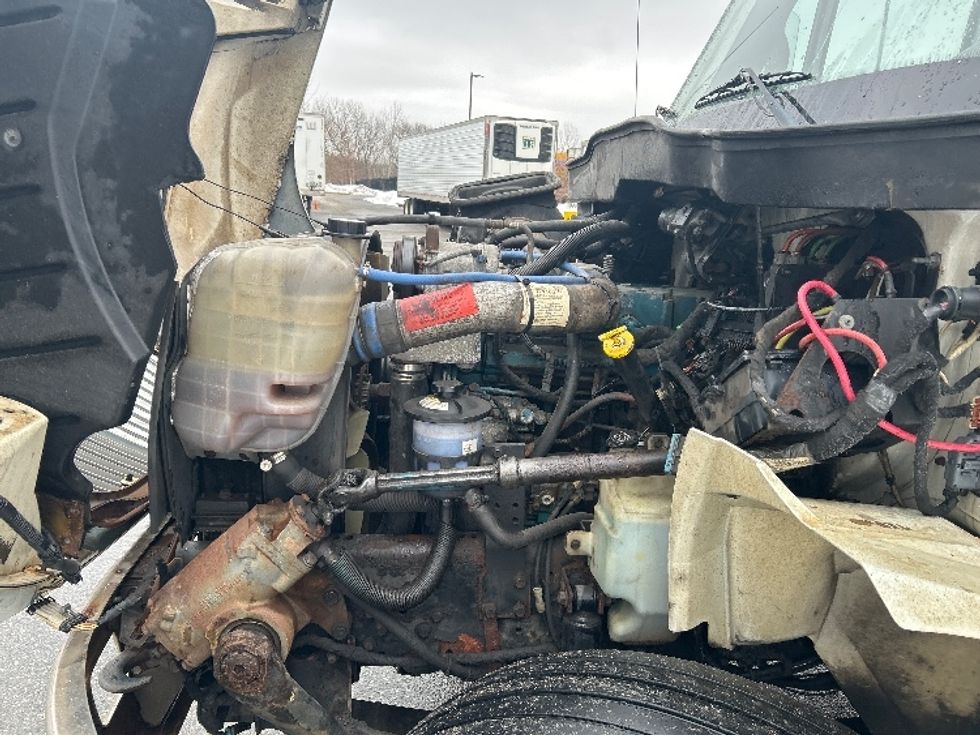 Refrigerated Truck-Light and Medium Duty Trucks-International-2003-4400-Fitchburg-MA-328,324\n\t\tmiles-$ 11,000 - Image 24