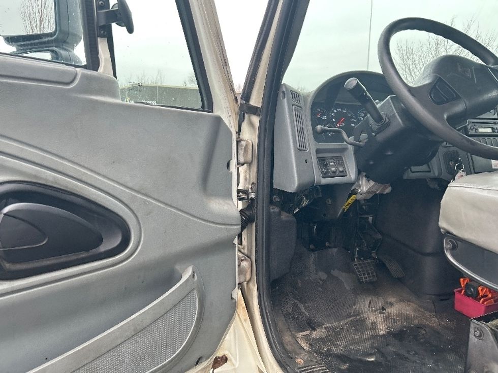 Refrigerated Truck-Light and Medium Duty Trucks-International-2007-4300-Fitchburg-MA-439,000\n\t\tmiles-$ 10,000 - Image 16