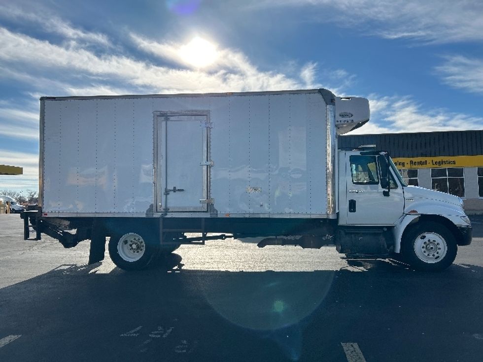 Refrigerated Truck-Light and Medium Duty Trucks-International-2011-4300-Chicopee-MA-225,428\n\t\tmiles-$ 12,500 - Image 15