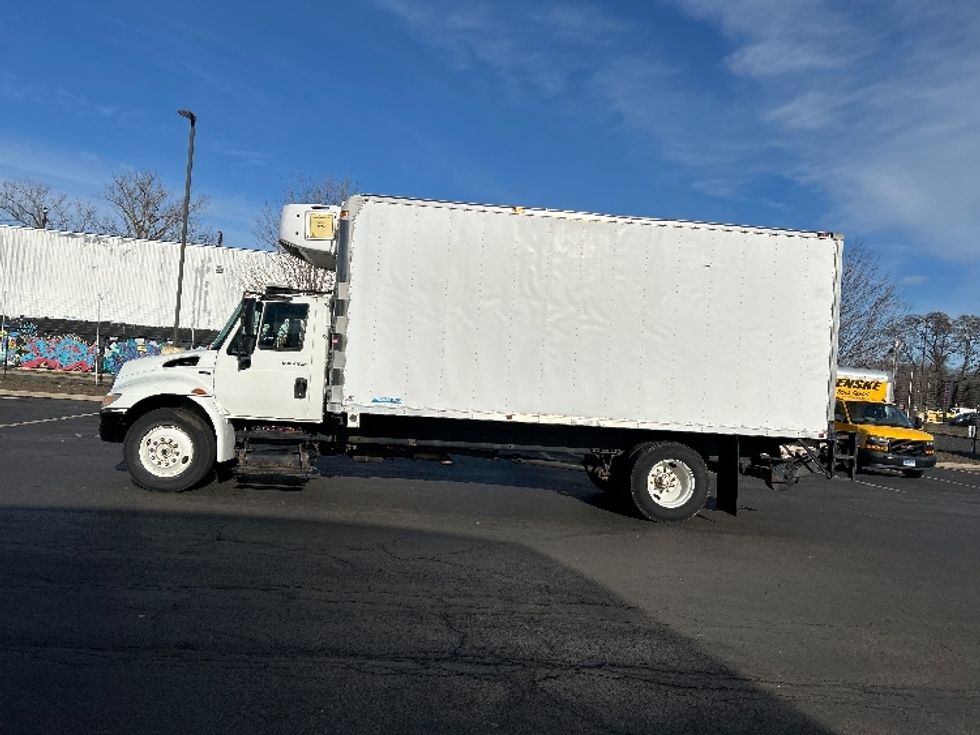 Refrigerated Truck-Light and Medium Duty Trucks-International-2011-4300-Chicopee-MA-225,428\n\t\tmiles-$ 12,500 - Image 4
