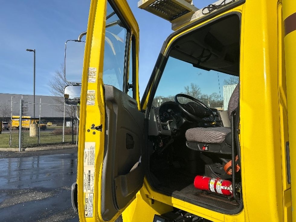 Refrigerated Truck-Light and Medium Duty Trucks-International-2016-4300-Chicopee-MA-174,960\n\t\tmiles-$ 24,000 - Image 16