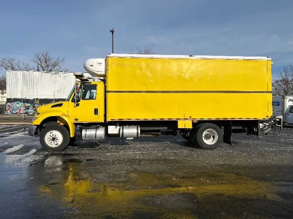 Refrigerated Truck-Light and Medium Duty Trucks-International-2016-4300-Chicopee-MA-174,960\n\t\tmiles-$ 24,000 - Image 4