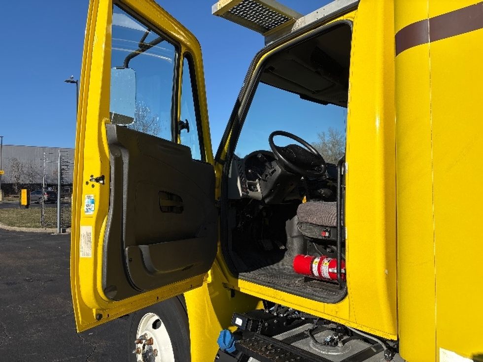 Refrigerated Truck-Light and Medium Duty Trucks-International-2016-4300-Chicopee-MA-191,898\n\t\tmiles-$ 16,000 - Image 16