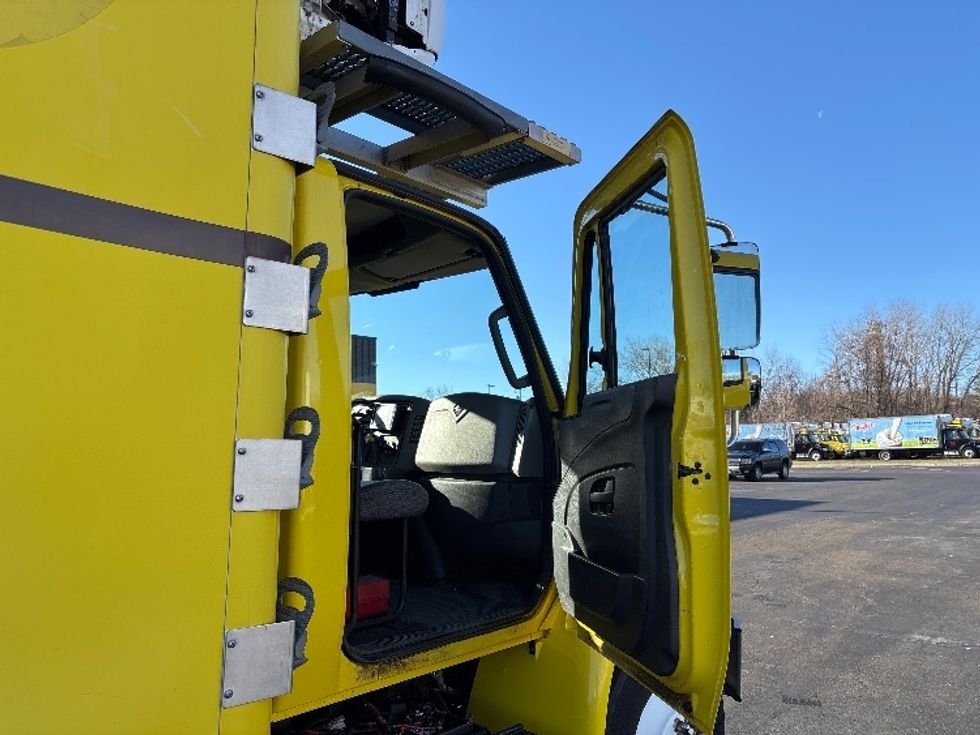 Refrigerated Truck-Light and Medium Duty Trucks-International-2016-4300-Chicopee-MA-191,898\n\t\tmiles-$ 16,000 - Image 20