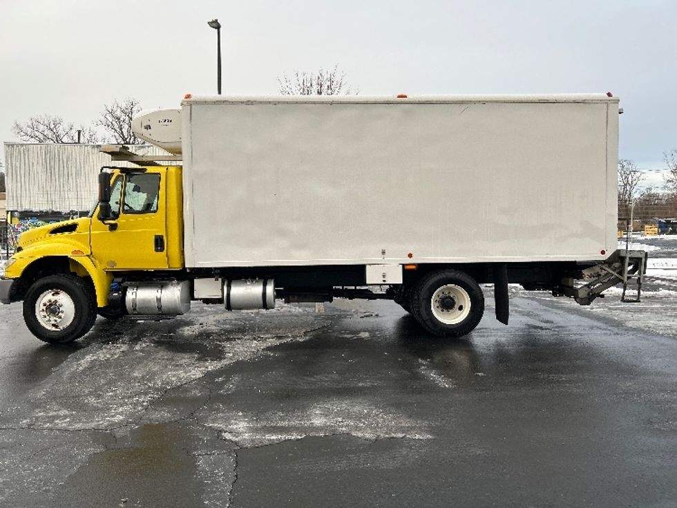 Refrigerated Truck-Light and Medium Duty Trucks-International-2016-4300-Chicopee-MA-282,856\n\t\tmiles-$ 12,000 - Image 4