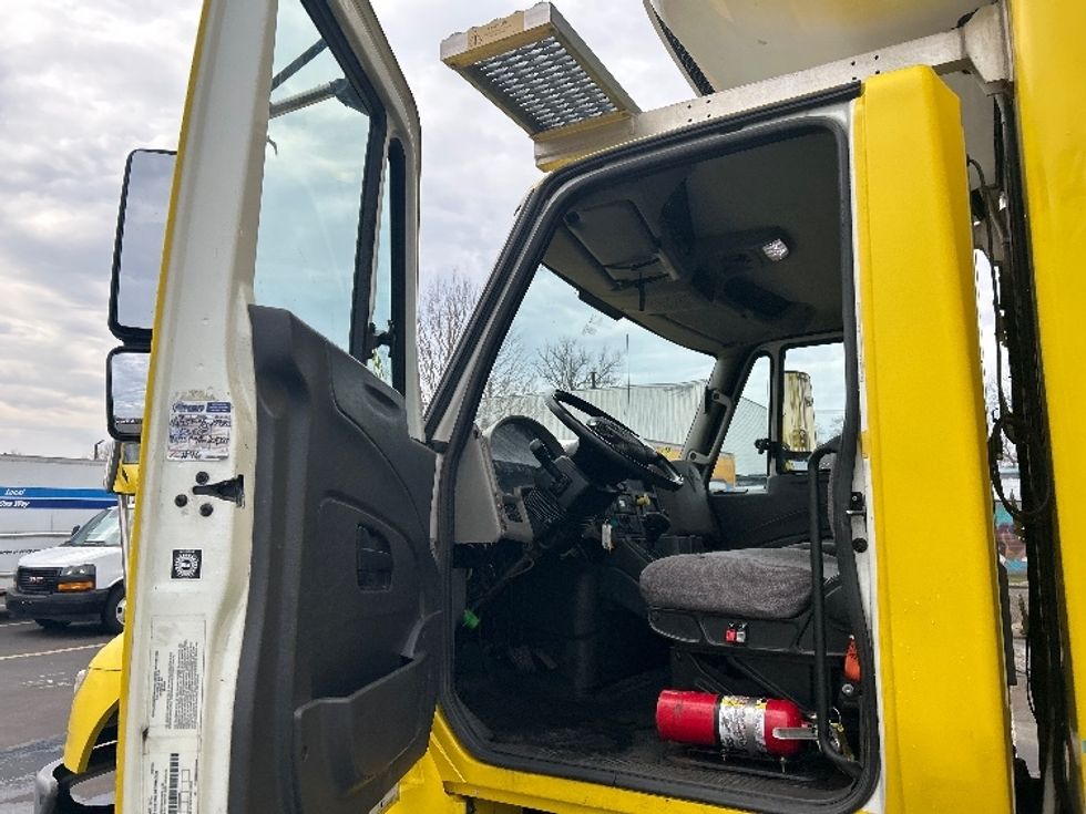Refrigerated Truck-Light and Medium Duty Trucks-International-2017-4300-Chicopee-MA-220,490\n\t\tmiles-$ 31,000 - Image 15