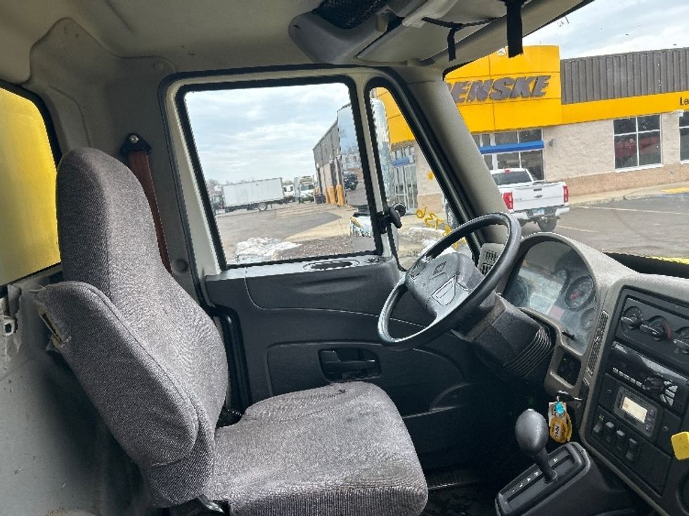 Refrigerated Truck-Light and Medium Duty Trucks-International-2017-4300-Chicopee-MA-220,490\n\t\tmiles-$ 31,000 - Image 21