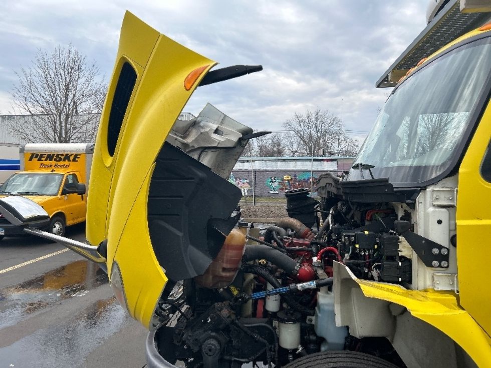 Refrigerated Truck-Light and Medium Duty Trucks-International-2017-4300-Chicopee-MA-220,490\n\t\tmiles-$ 31,000 - Image 23