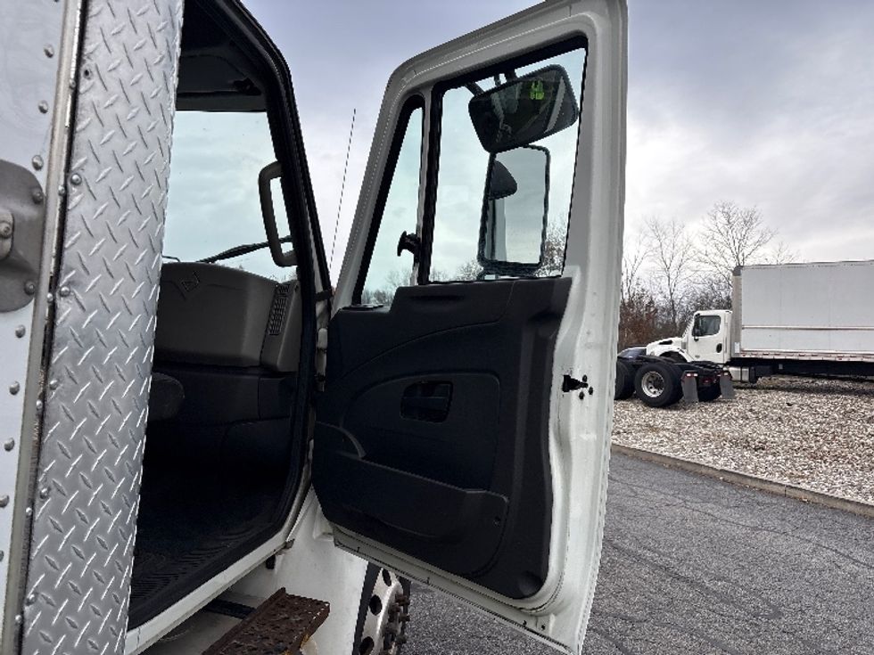Refrigerated Truck-Light and Medium Duty Trucks-International-2017-4300-Montgomery-NY-366,197\n\t\tmiles-$ 17,750 - Image 18