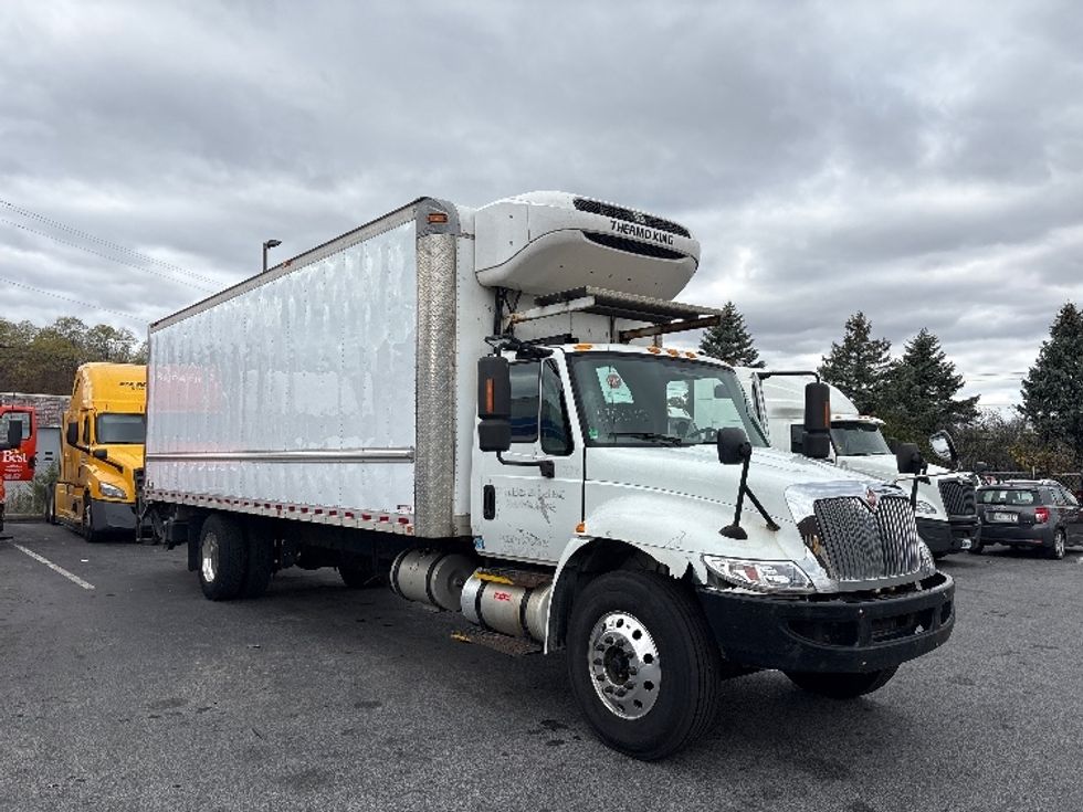 Refrigerated Truck-Light and Medium Duty Trucks-International-2017-4300-Montgomery-NY-401,348\n\t\tmiles-$ 17,750 - Image 1