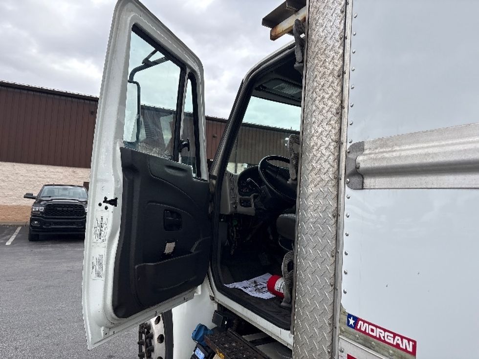 Refrigerated Truck-Light and Medium Duty Trucks-International-2017-4300-Montgomery-NY-401,348\n\t\tmiles-$ 17,750 - Image 16