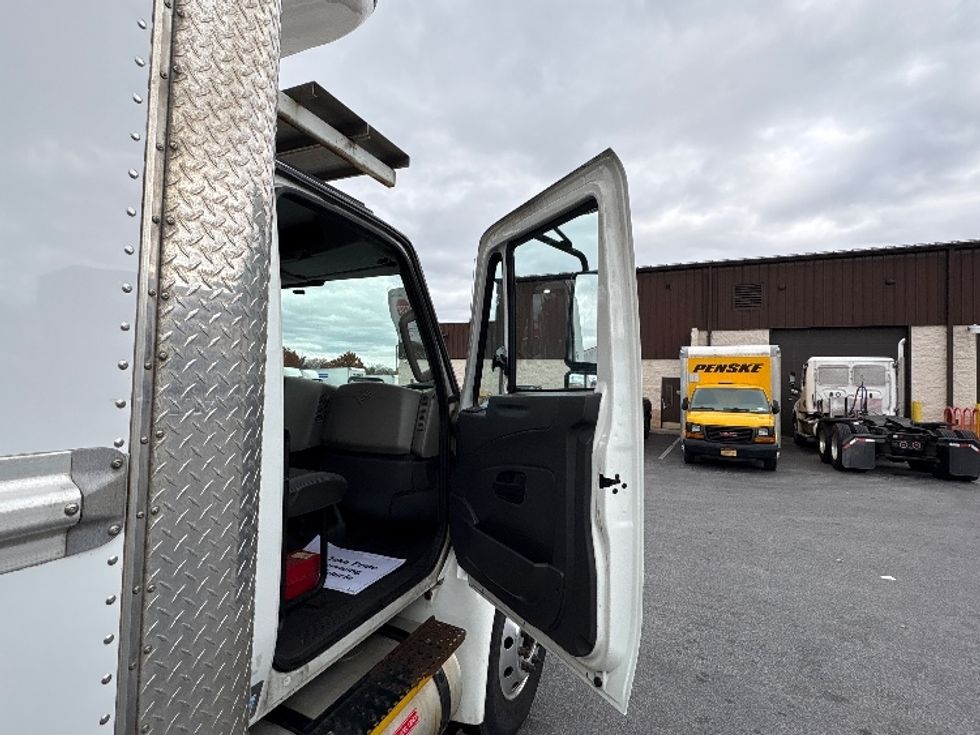 Refrigerated Truck-Light and Medium Duty Trucks-International-2017-4300-Montgomery-NY-401,348\n\t\tmiles-$ 17,750 - Image 20