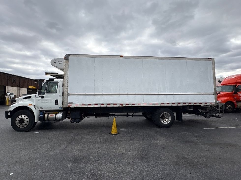 Refrigerated Truck-Light and Medium Duty Trucks-International-2017-4300-Montgomery-NY-401,348\n\t\tmiles-$ 17,750 - Image 4