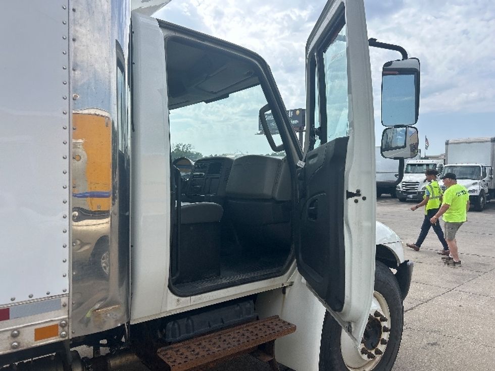 Refrigerated Truck-Light and Medium Duty Trucks-International-2017-4300-Omaha-NE-100,000\n\t\tmiles-$ 10,000 - Image 19