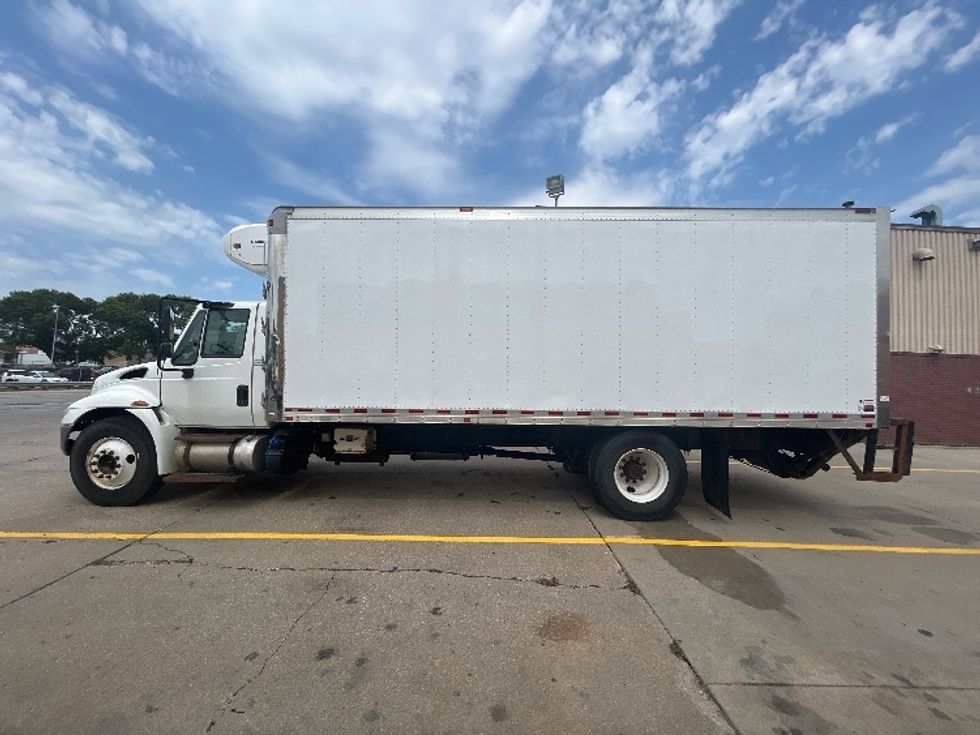 Refrigerated Truck-Light and Medium Duty Trucks-International-2017-4300-Omaha-NE-100,000\n\t\tmiles-$ 10,000 - Image 4
